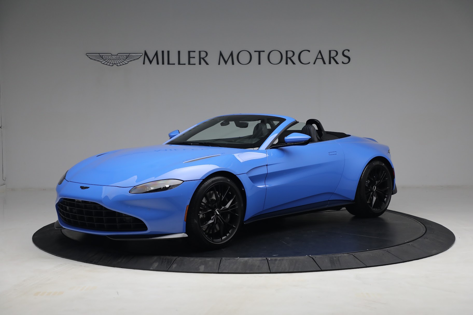 New 2021 Aston Martin Vantage Roadster for sale Sold at Bentley Greenwich in Greenwich CT 06830 1