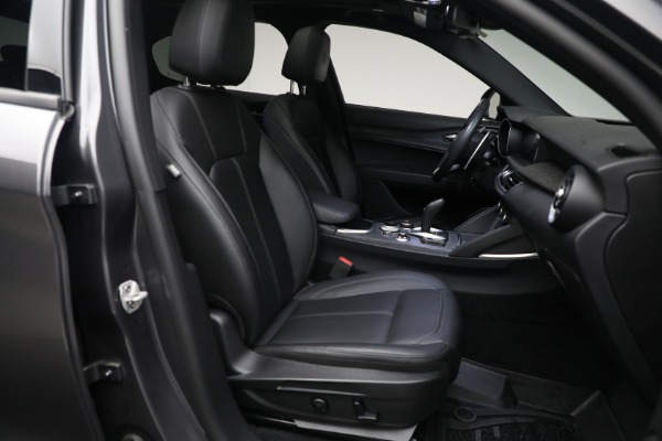 New 2022 Alfa Romeo Stelvio Sprint for sale $52,305 at Bentley Greenwich in Greenwich CT 06830 13