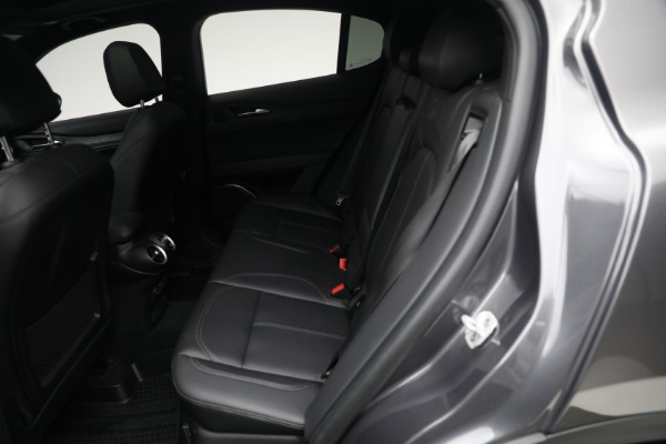 New 2022 Alfa Romeo Stelvio Sprint for sale $52,305 at Bentley Greenwich in Greenwich CT 06830 18