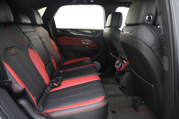 New 2022 Bentley Bentayga S for sale Sold at Bentley Greenwich in Greenwich CT 06830 24
