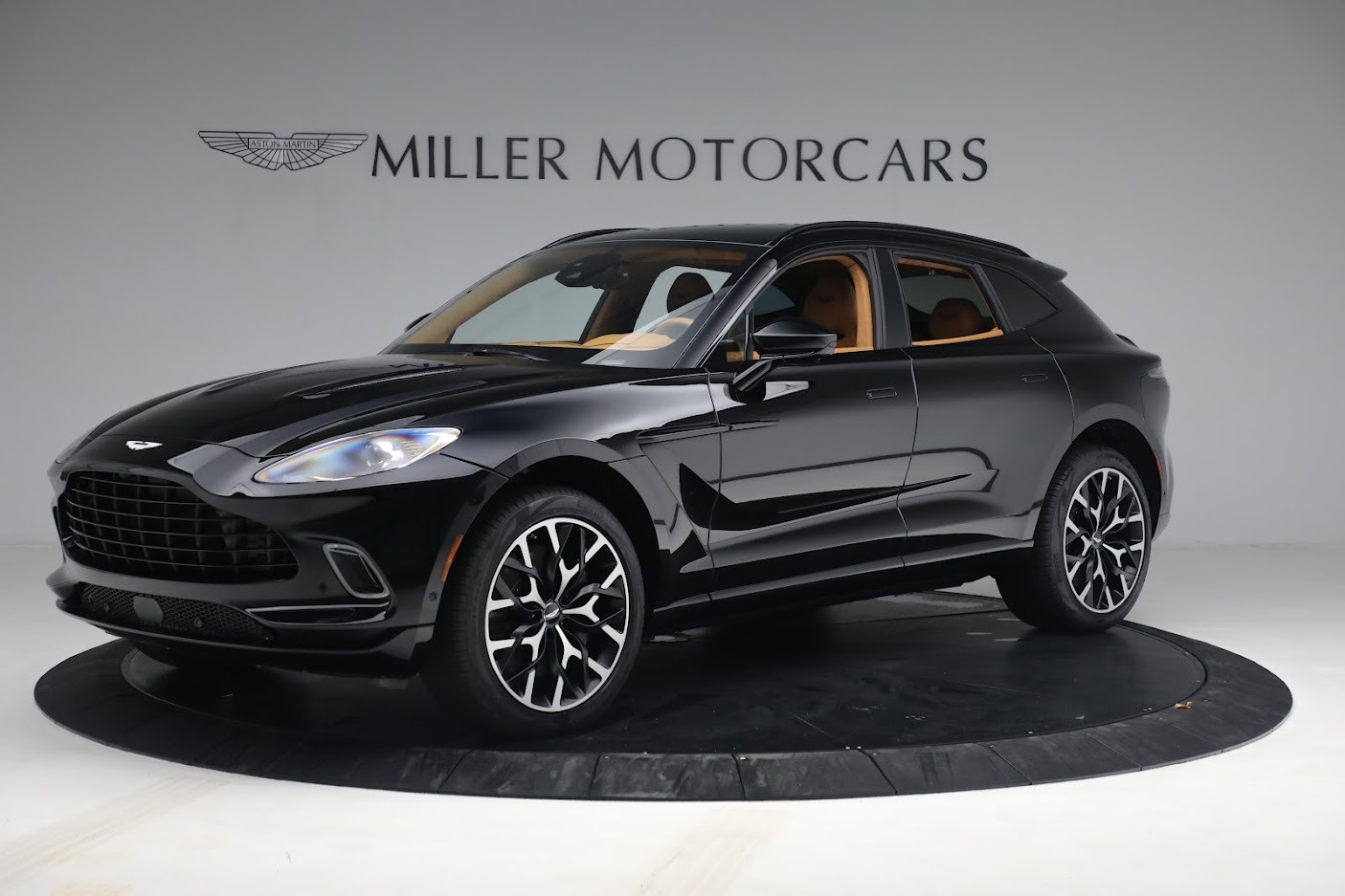 Used 2021 Aston Martin DBX for sale $185,900 at Bentley Greenwich in Greenwich CT 06830 1