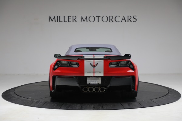 Used 2015 Chevrolet Corvette Z06 for sale Sold at Bentley Greenwich in Greenwich CT 06830 18