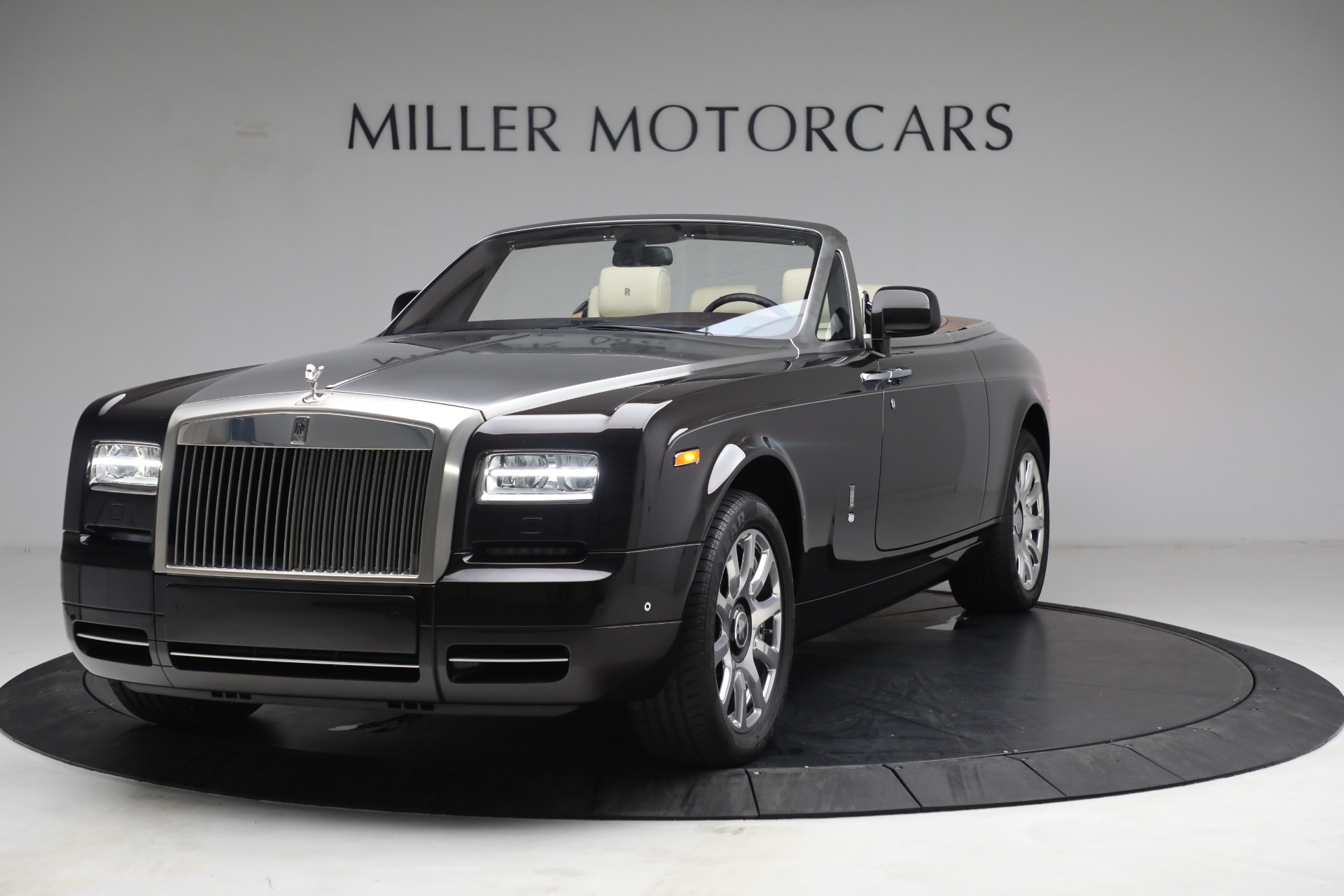 Used 2015 Rolls-Royce Phantom Drophead Coupe for sale Sold at Bentley Greenwich in Greenwich CT 06830 1
