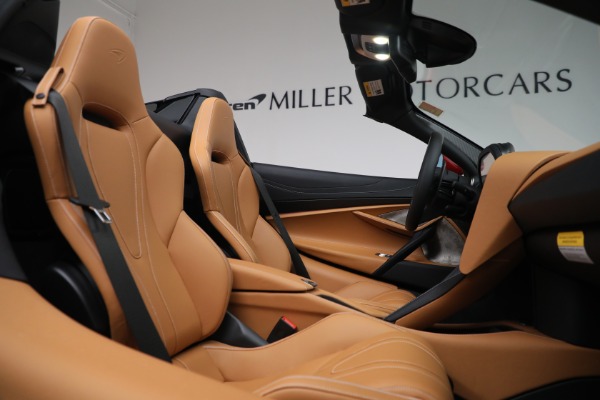 New 2022 McLaren 720S Spider for sale Sold at Bentley Greenwich in Greenwich CT 06830 25