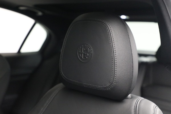 New 2022 Alfa Romeo Giulia Veloce for sale $54,985 at Bentley Greenwich in Greenwich CT 06830 18