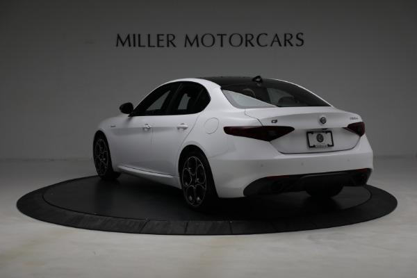 New 2022 Alfa Romeo Giulia Veloce for sale Sold at Bentley Greenwich in Greenwich CT 06830 5