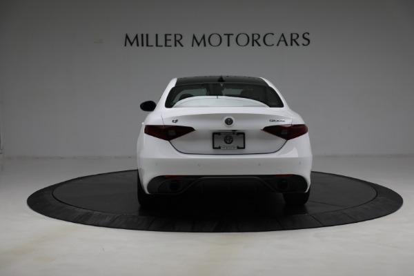 New 2022 Alfa Romeo Giulia Veloce for sale $54,985 at Bentley Greenwich in Greenwich CT 06830 6