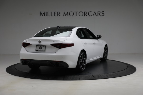 New 2022 Alfa Romeo Giulia Veloce for sale $54,985 at Bentley Greenwich in Greenwich CT 06830 7
