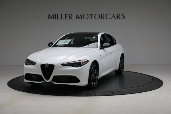 New 2022 Alfa Romeo Giulia Veloce for sale $54,985 at Bentley Greenwich in Greenwich CT 06830 1