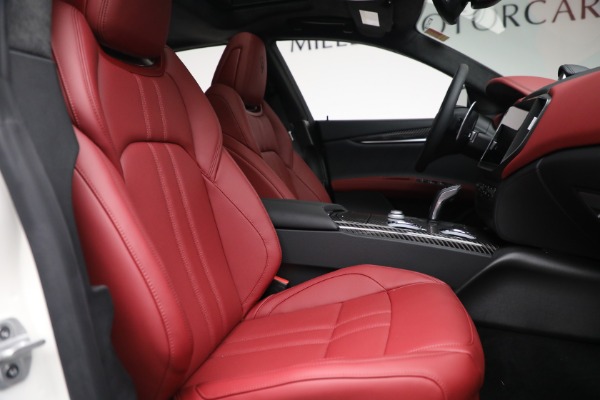 New 2022 Maserati Ghibli Modena Q4 for sale $99,755 at Bentley Greenwich in Greenwich CT 06830 26