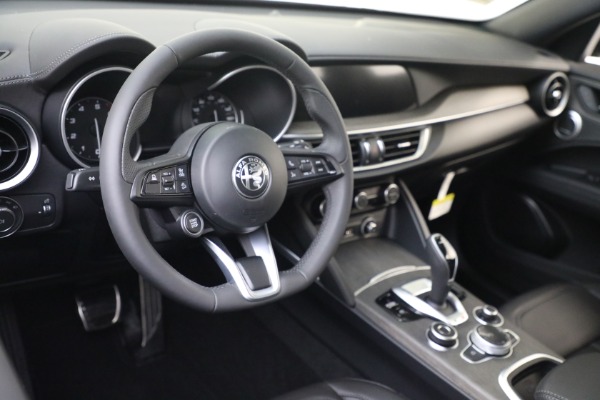 New 2022 Alfa Romeo Stelvio Ti for sale $56,255 at Bentley Greenwich in Greenwich CT 06830 12