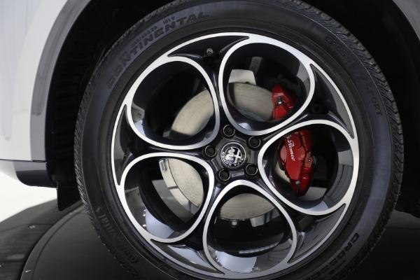 New 2022 Alfa Romeo Stelvio Ti for sale $56,255 at Bentley Greenwich in Greenwich CT 06830 19