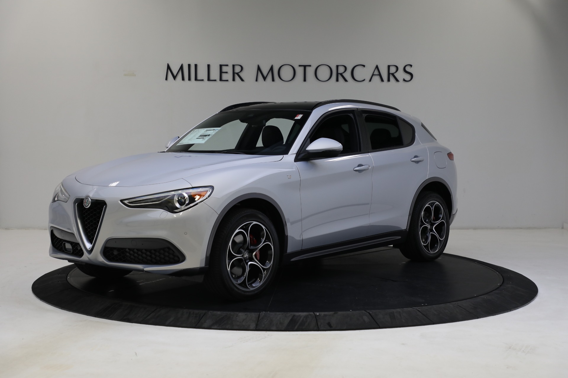 New 2022 Alfa Romeo Stelvio Ti for sale $56,255 at Bentley Greenwich in Greenwich CT 06830 1