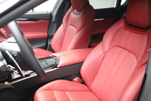 New 2022 Maserati Quattroporte Modena Q4 for sale Sold at Bentley Greenwich in Greenwich CT 06830 13
