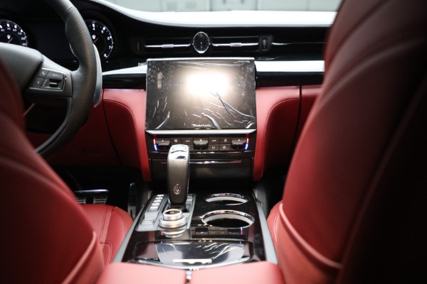 New 2022 Maserati Quattroporte Modena Q4 for sale Sold at Bentley Greenwich in Greenwich CT 06830 16