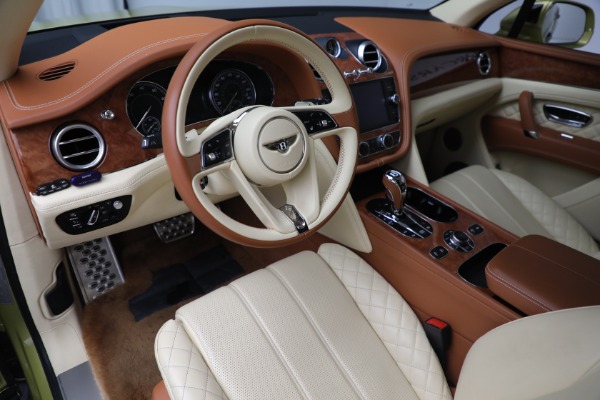 Used 2018 Bentley Bentayga W12 Signature for sale Sold at Bentley Greenwich in Greenwich CT 06830 16