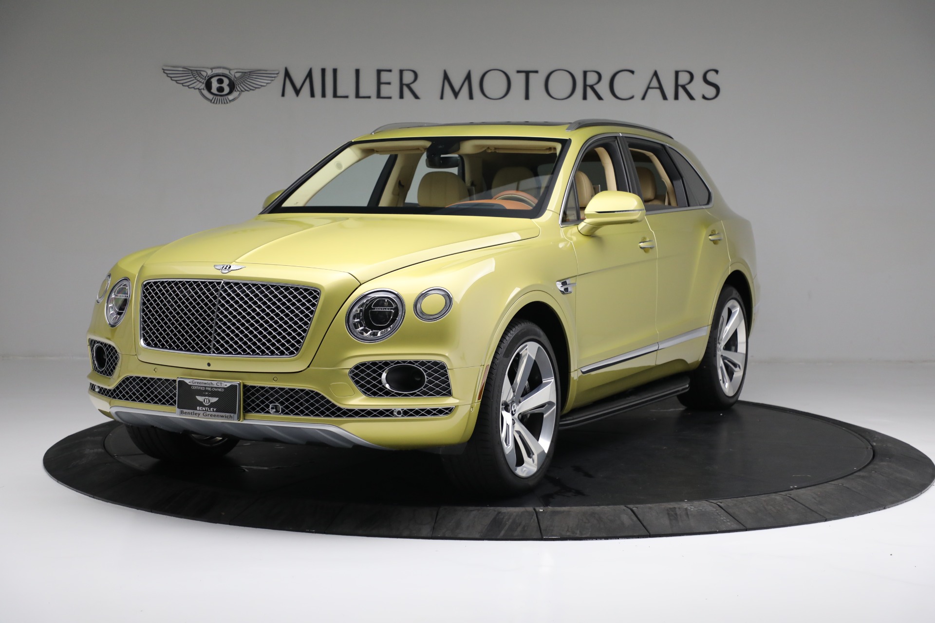 Used 2018 Bentley Bentayga W12 Signature for sale Sold at Bentley Greenwich in Greenwich CT 06830 1