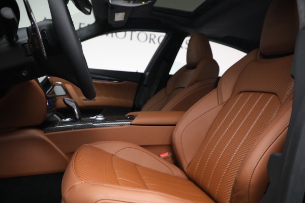 New 2022 Maserati Quattroporte Trofeo for sale $160,395 at Bentley Greenwich in Greenwich CT 06830 13
