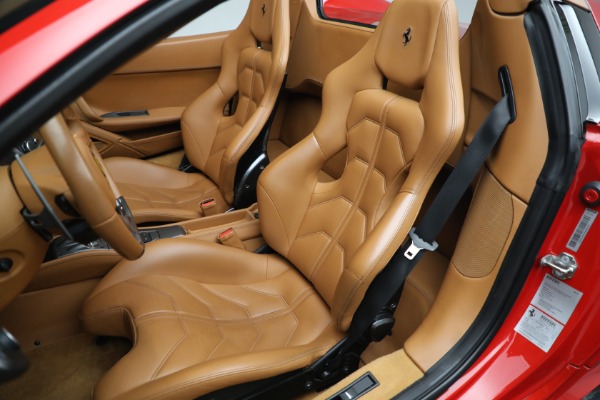 Used 2013 Ferrari 458 Spider for sale $269,900 at Bentley Greenwich in Greenwich CT 06830 23