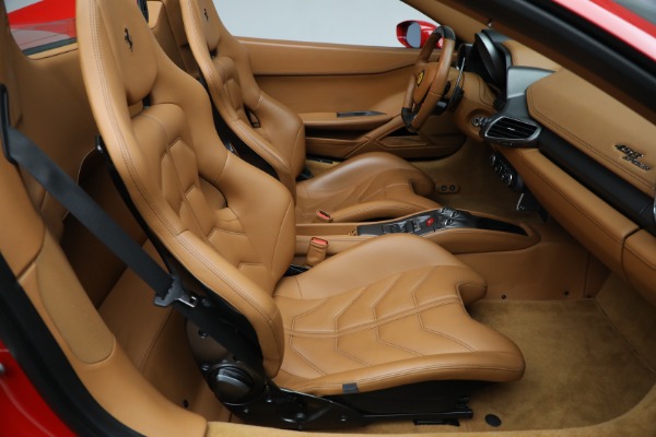 Used 2013 Ferrari 458 Spider for sale $269,900 at Bentley Greenwich in Greenwich CT 06830 25