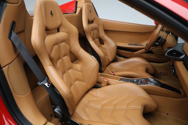 Used 2013 Ferrari 458 Spider for sale $269,900 at Bentley Greenwich in Greenwich CT 06830 26