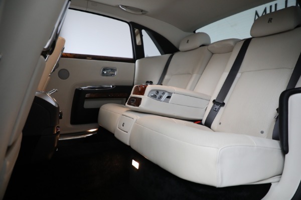 Used 2012 Rolls-Royce Ghost EWB for sale Sold at Bentley Greenwich in Greenwich CT 06830 27