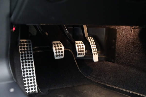 Used 2014 Aston Martin V8 Vantage Roadster for sale Sold at Bentley Greenwich in Greenwich CT 06830 27