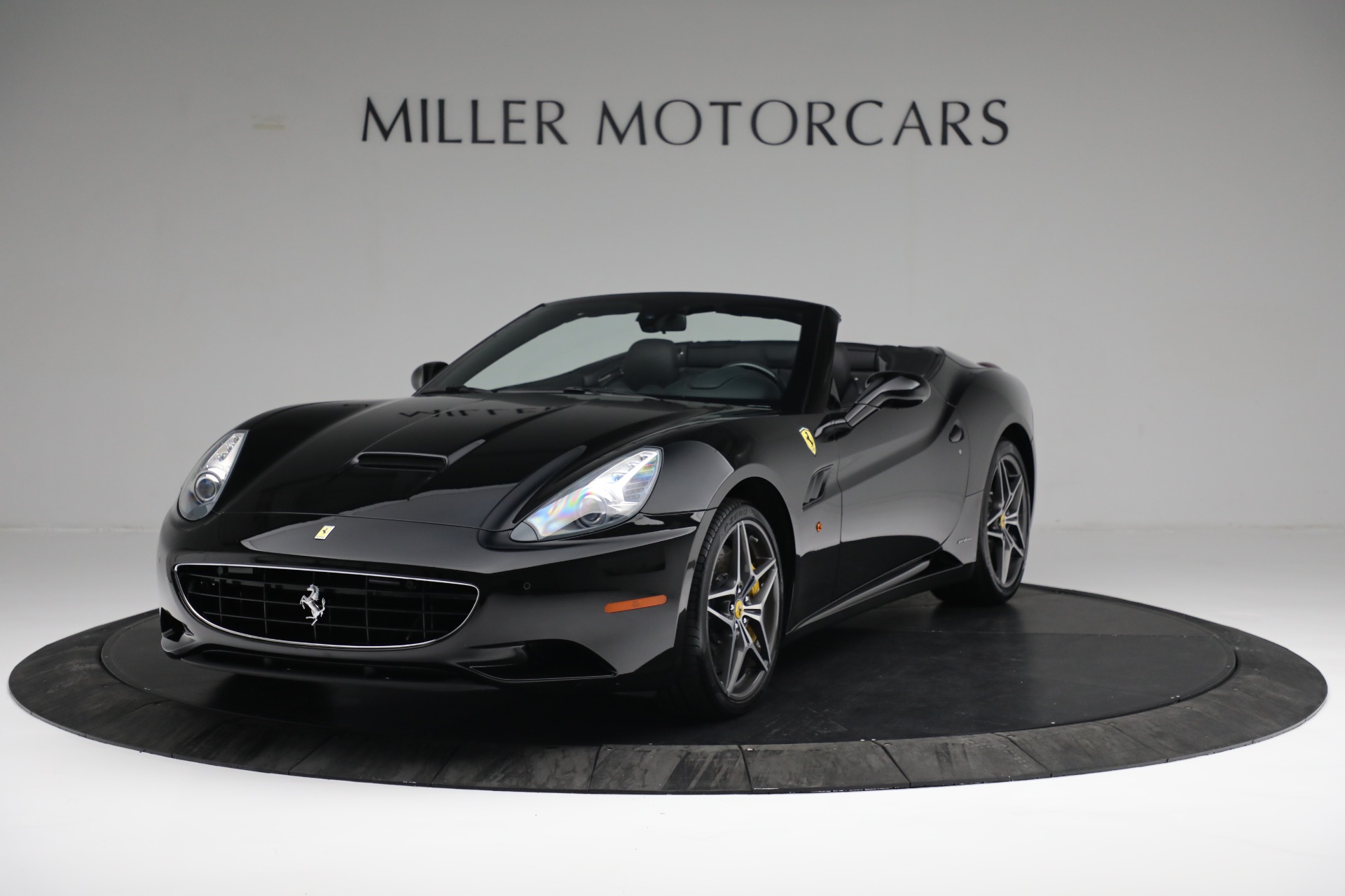 Used 2014 Ferrari California 30 for sale Sold at Bentley Greenwich in Greenwich CT 06830 1