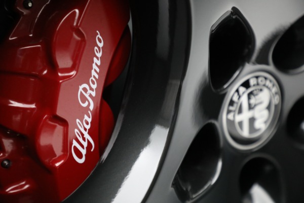 New 2022 Alfa Romeo Stelvio Veloce for sale $59,990 at Bentley Greenwich in Greenwich CT 06830 28