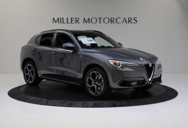 New 2022 Alfa Romeo Stelvio Ti for sale Call for price at Bentley Greenwich in Greenwich CT 06830 11