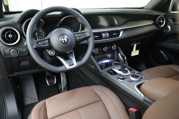 New 2022 Alfa Romeo Stelvio Ti for sale Call for price at Bentley Greenwich in Greenwich CT 06830 13