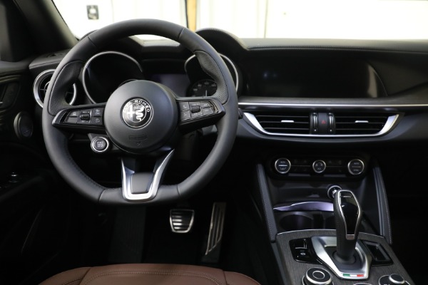 New 2022 Alfa Romeo Stelvio Ti for sale Call for price at Bentley Greenwich in Greenwich CT 06830 14