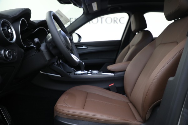 New 2022 Alfa Romeo Stelvio Ti for sale Call for price at Bentley Greenwich in Greenwich CT 06830 15