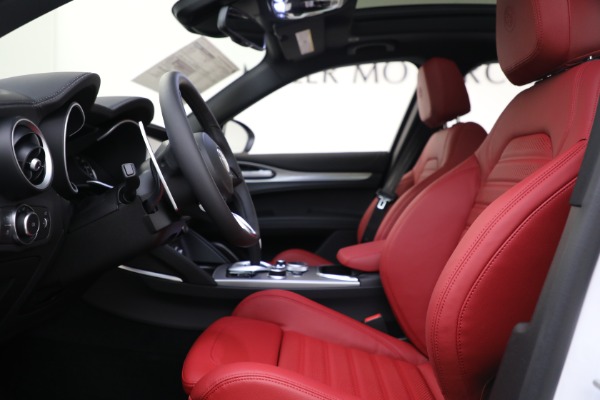 New 2022 Alfa Romeo Stelvio Veloce for sale $57,390 at Bentley Greenwich in Greenwich CT 06830 13
