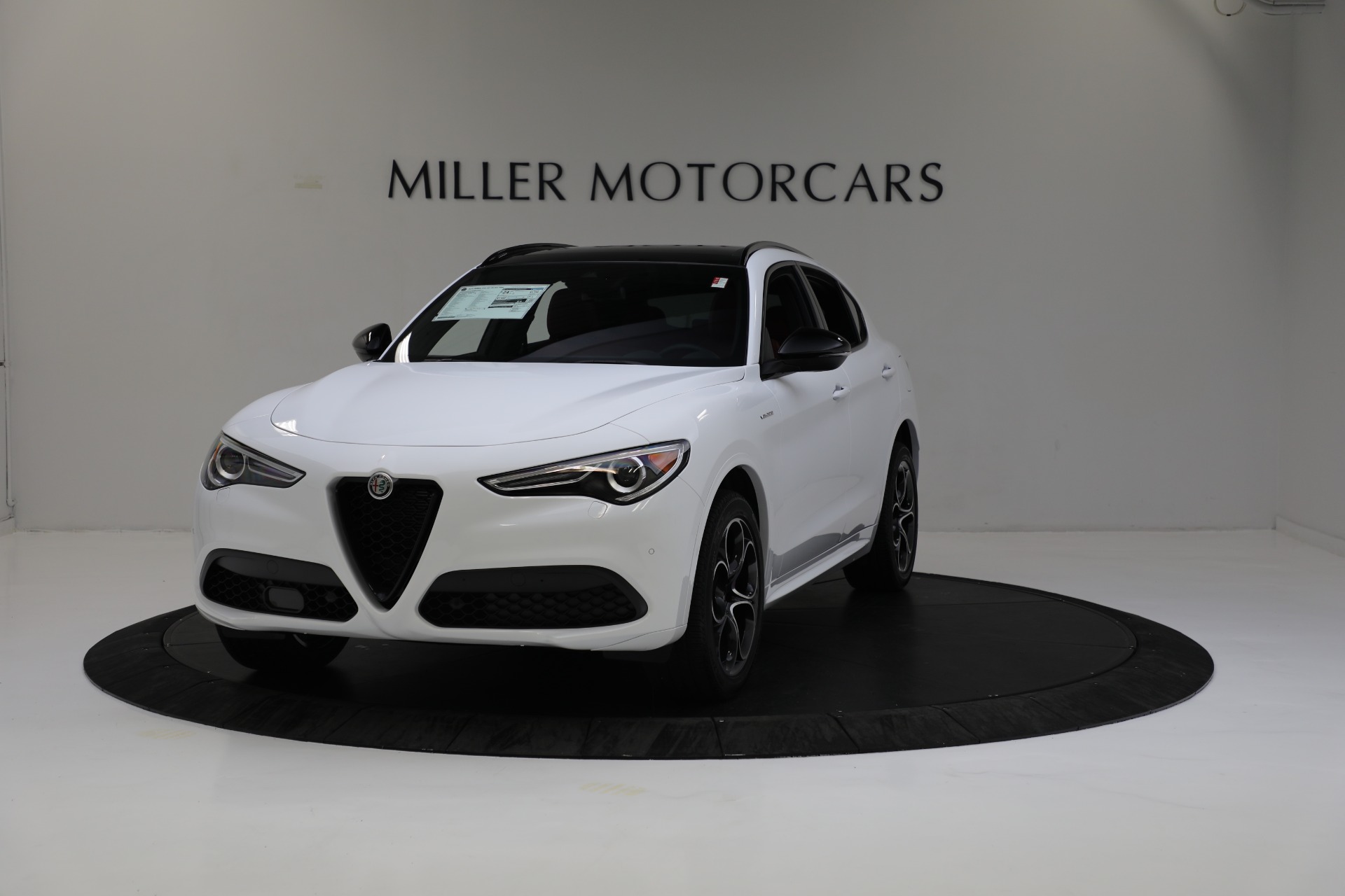 New 2022 Alfa Romeo Stelvio Veloce for sale Sold at Bentley Greenwich in Greenwich CT 06830 1