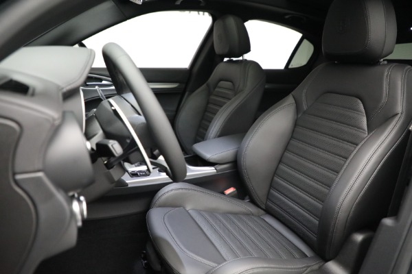 New 2022 Alfa Romeo Stelvio for sale Call for price at Bentley Greenwich in Greenwich CT 06830 15