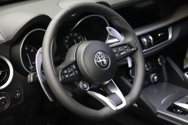 New 2022 Alfa Romeo Stelvio for sale Call for price at Bentley Greenwich in Greenwich CT 06830 17