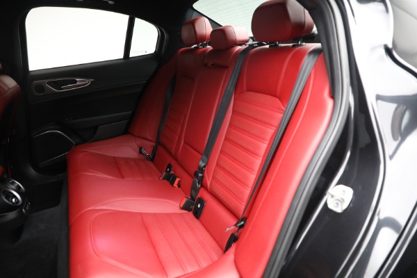 New 2022 Alfa Romeo Giulia Veloce for sale $53,445 at Bentley Greenwich in Greenwich CT 06830 14