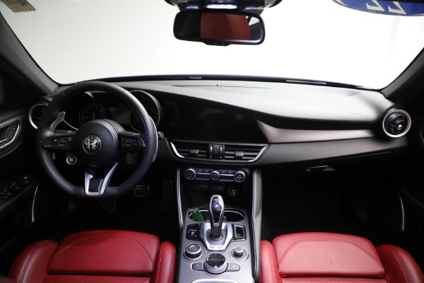 New 2022 Alfa Romeo Giulia Veloce for sale $53,445 at Bentley Greenwich in Greenwich CT 06830 18
