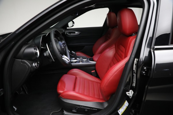 New 2022 Alfa Romeo Giulia Veloce for sale $53,445 at Bentley Greenwich in Greenwich CT 06830 9
