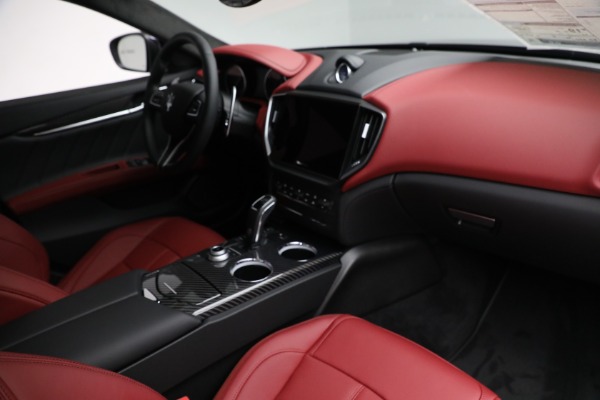 New 2022 Maserati Ghibli Modena Q4 for sale $103,255 at Bentley Greenwich in Greenwich CT 06830 24