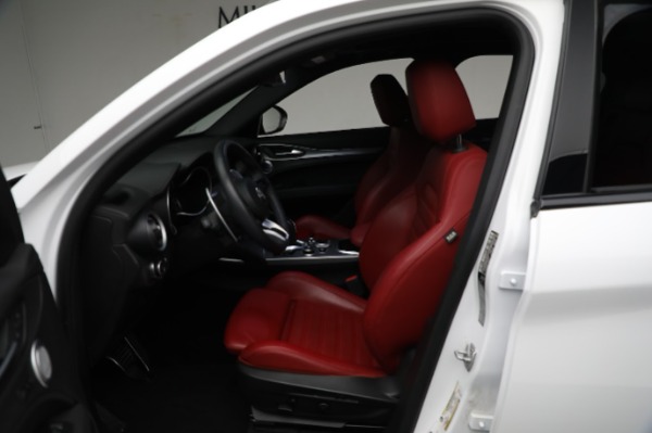 Used 2022 Alfa Romeo Stelvio Veloce for sale Sold at Bentley Greenwich in Greenwich CT 06830 27