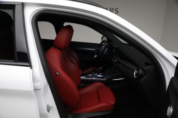 Used 2022 Alfa Romeo Stelvio Veloce for sale Sold at Bentley Greenwich in Greenwich CT 06830 28