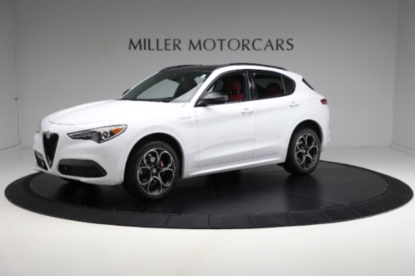 Used 2022 Alfa Romeo Stelvio Veloce for sale Sold at Bentley Greenwich in Greenwich CT 06830 4