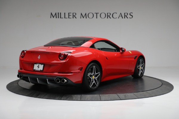 Used 2016 Ferrari California T for sale Sold at Bentley Greenwich in Greenwich CT 06830 17