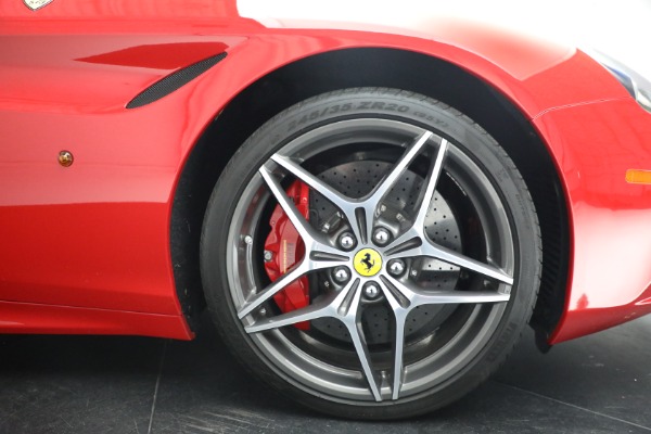 Used 2016 Ferrari California T for sale $179,900 at Bentley Greenwich in Greenwich CT 06830 21