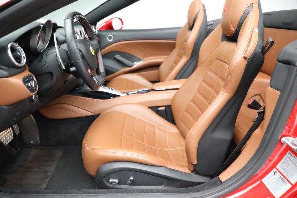Used 2016 Ferrari California T for sale $179,900 at Bentley Greenwich in Greenwich CT 06830 23