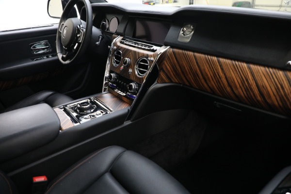 Used 2019 Rolls-Royce Cullinan for sale $229,900 at Bentley Greenwich in Greenwich CT 06830 20