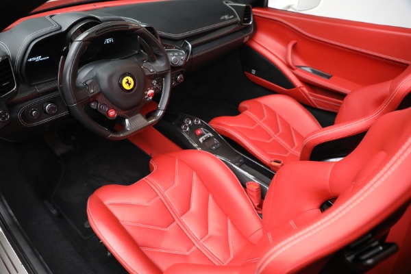 Used 2012 Ferrari 458 Spider for sale $329,900 at Bentley Greenwich in Greenwich CT 06830 19