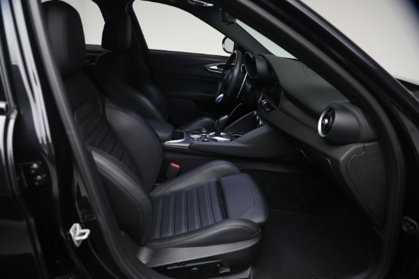 Used 2022 Alfa Romeo Giulia Veloce for sale $27,900 at Bentley Greenwich in Greenwich CT 06830 14